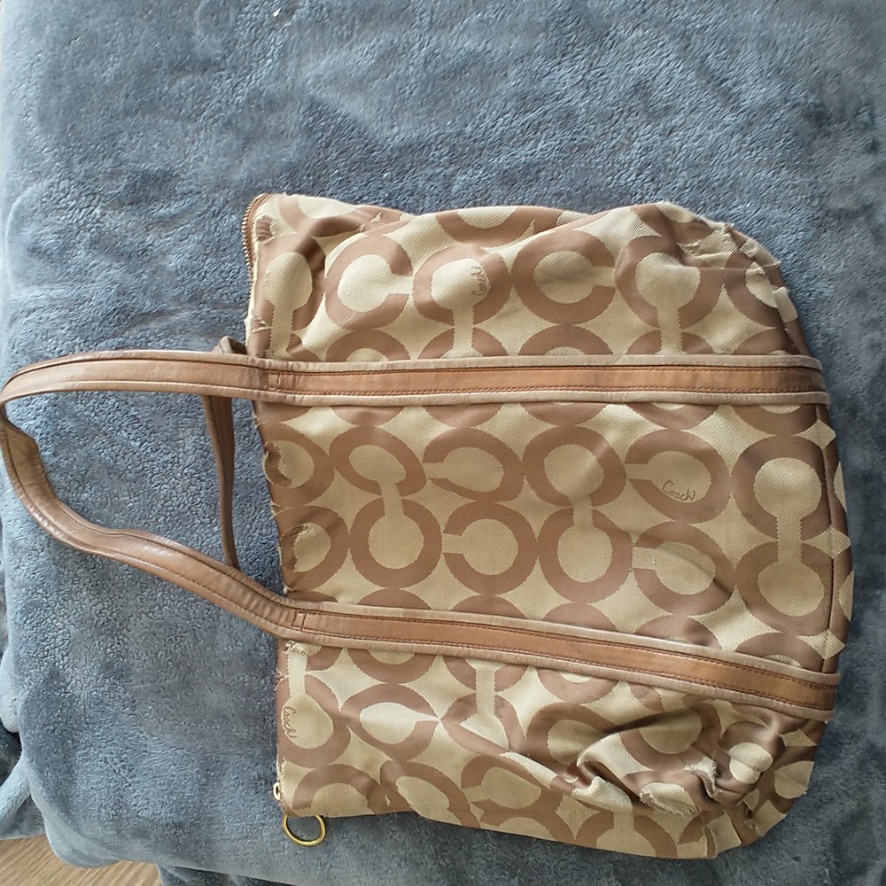 Coach purse - Picture 2 of 4